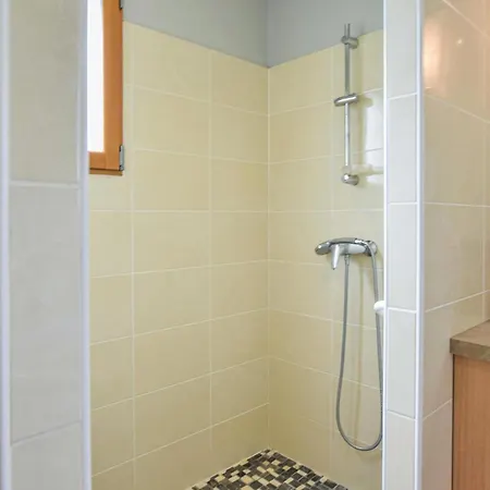 Holiday home 3 Bedroom Stunning In Equemauville