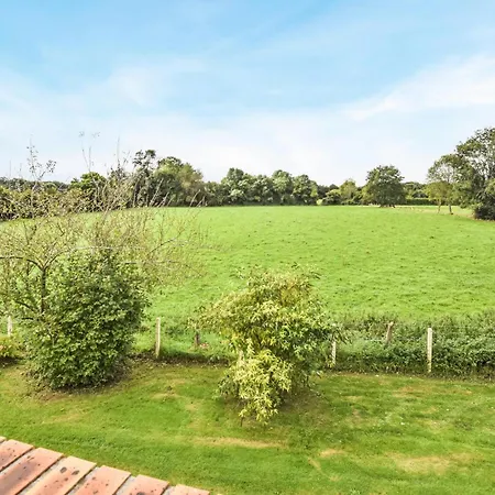 3 Bedroom Stunning In Holiday home Equemauville