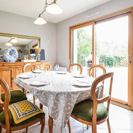 3 Bedroom Stunning In * Equemauville